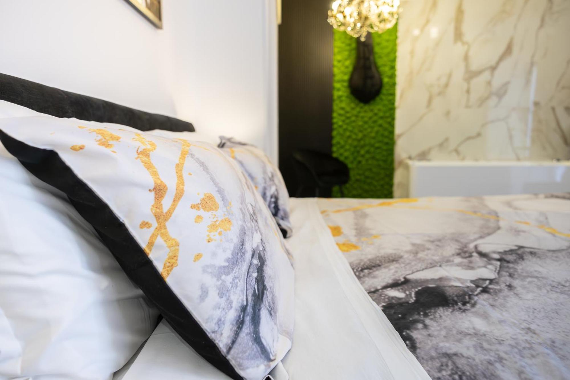 Adamas Apartment , Rooms And Suite Trapani Bagian luar foto