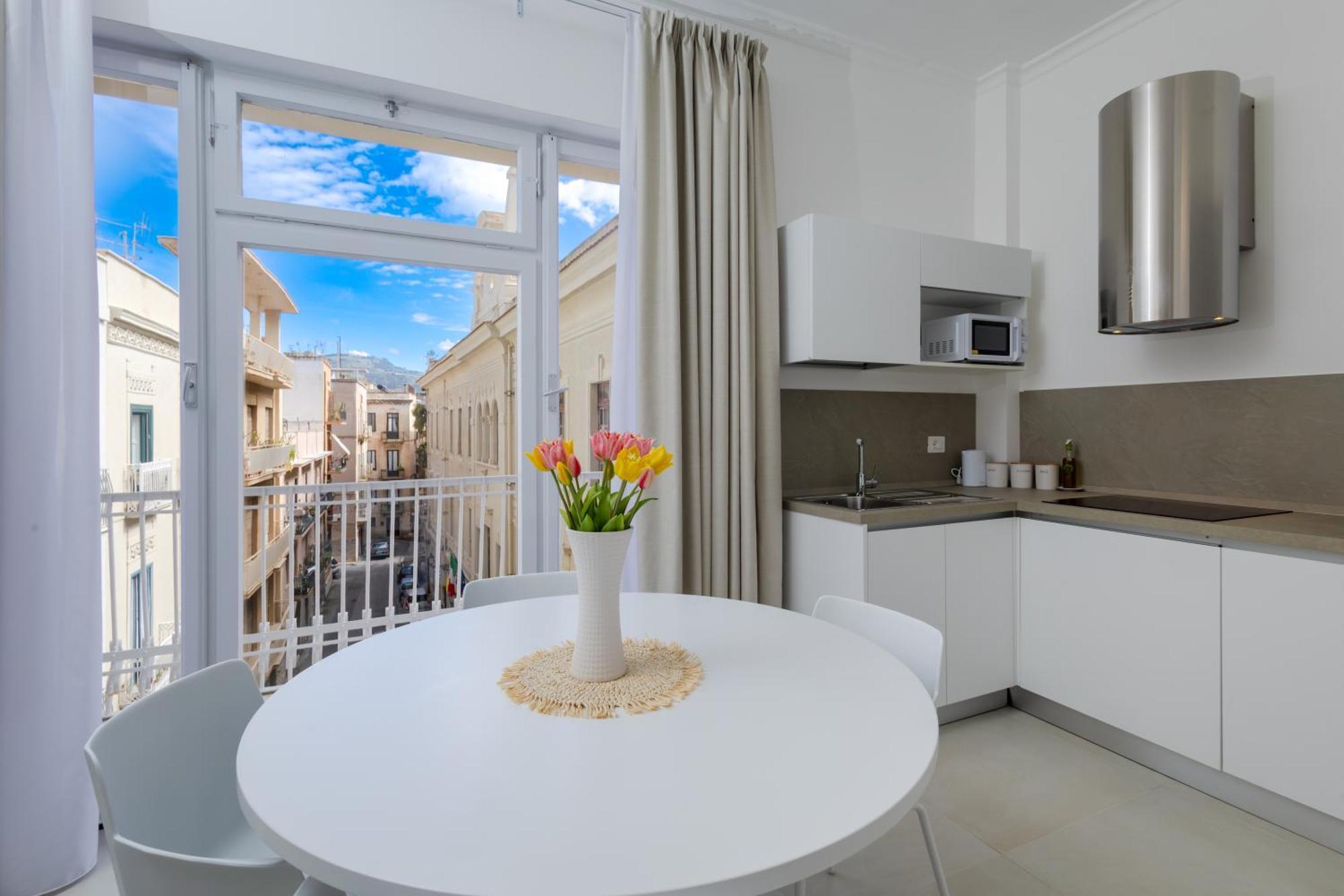 Adamas Apartment , Rooms And Suite Trapani Bagian luar foto